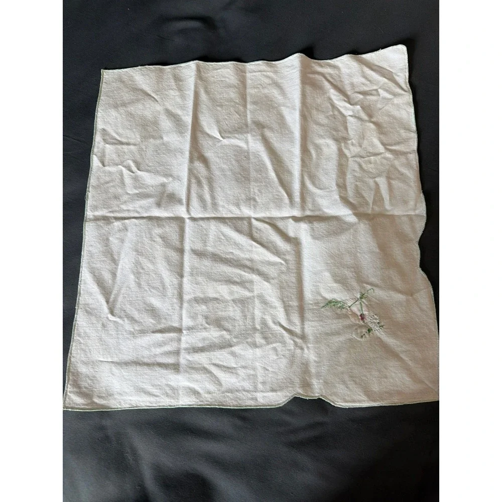 Vintage Hand Embroidered Floral Napkins Set of 7 White Green Scalloped Edge 14in